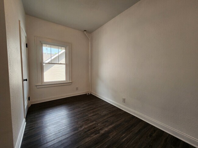 Photo - 704 N Grant St