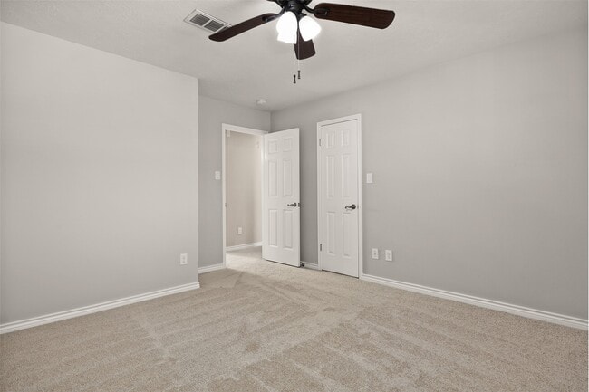 Building Photo - 602 Oak Briar Dr