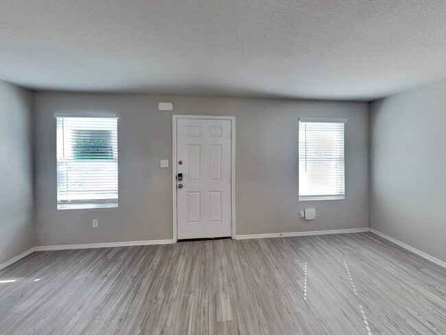 Photo - 5437 Verdugos Pl