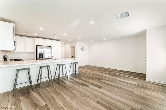 Photo - 6144 Rathbone St