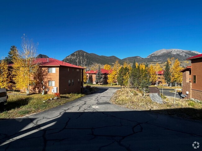 Building Photo - Winter Seasonal Rental- Lagoon Townhomes 737D