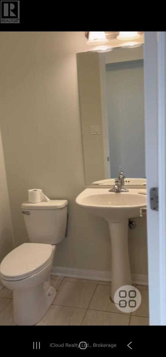 Photo - 472 Carbert Cres