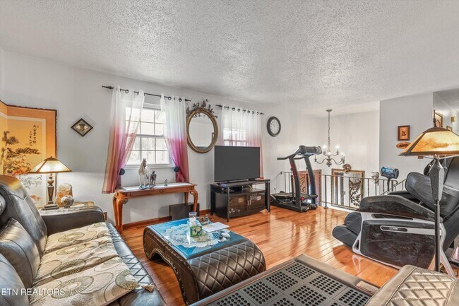 Photo - 1301 Chert Pit Rd