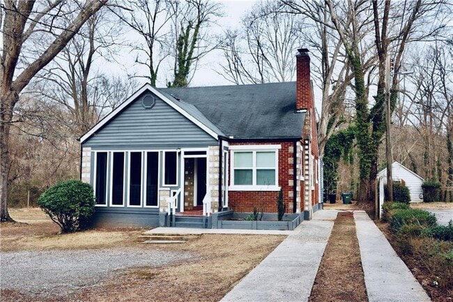 Photo - 1526 Childress Dr SW