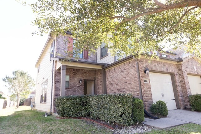 Photo - 8011 Singing Sonnet Ln