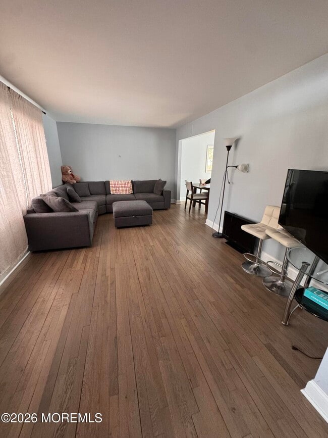 Photo - 422 W Lake Ave