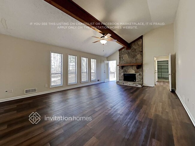 Photo - 1410 Pilgrim Way