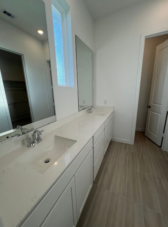 Photo - 4504 Centennial Ridge Dr