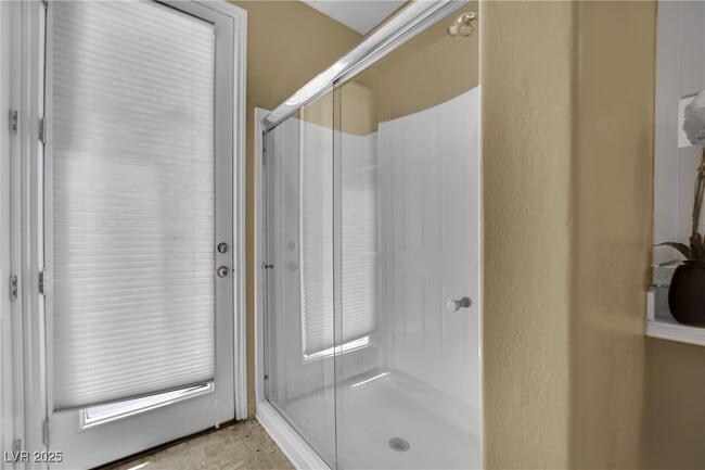 Building Photo - 1004 Golden Age Ct