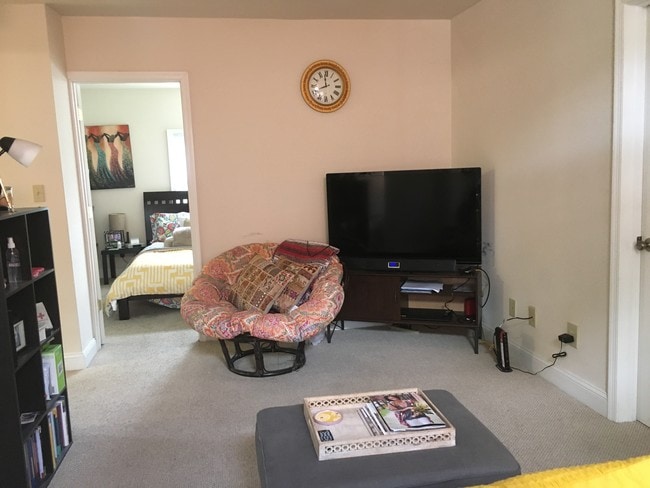 Sala de estar - 1210 Delafield Pl NW