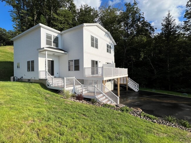 Building Photo - 540 NY-9P Rental