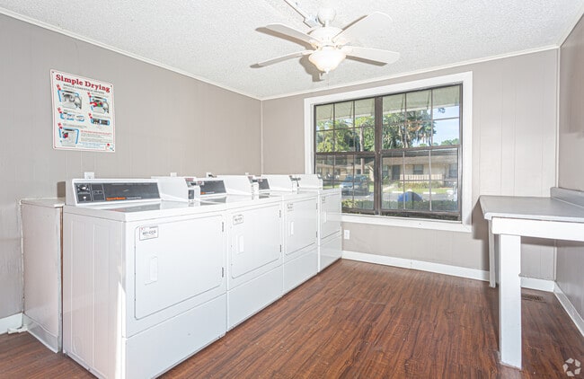 Windwood Apartments