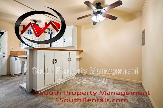 Photo - 2366 White St