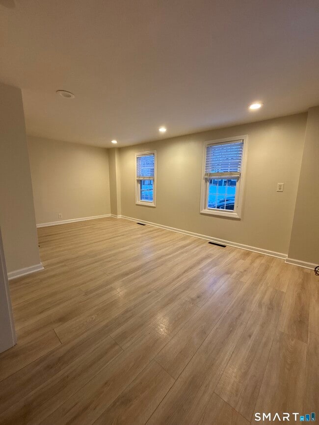 Photo - 456 N Main St