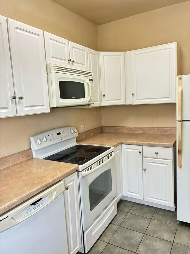 1209 E Fortification St Unidad D