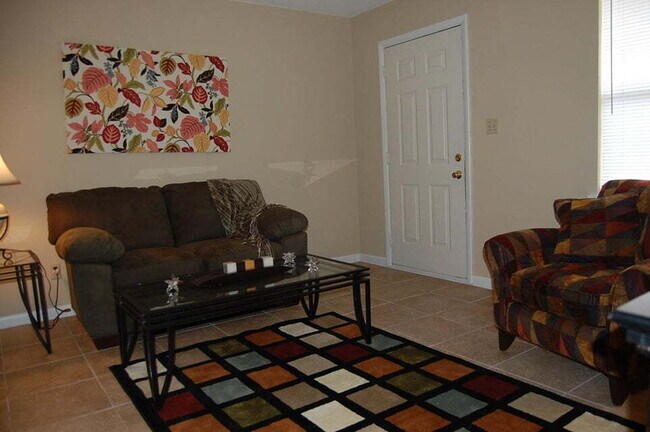Photo - "Charming 2-Bedroom Apartment Retreat in M...