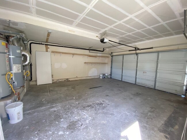 Photo - Spacious 2 Bed 2 Bath PG&E & Water Included~