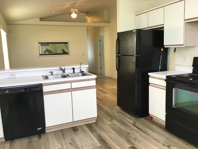 176 Dahlia Village Cir