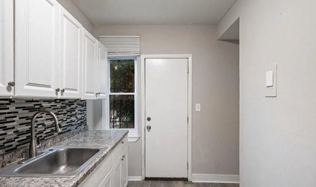 Photo - 281X W Franklin st 21223