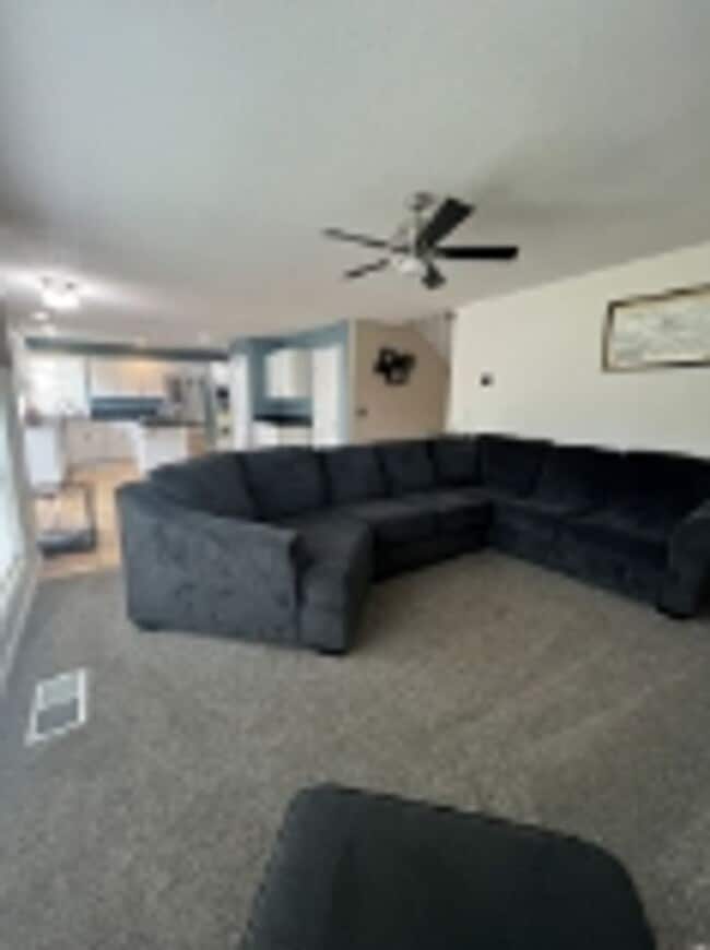 Photo - Luxurious 4-Bedroom Home in Keizer – Spacious, Elegant & Perfect for Entertaining
