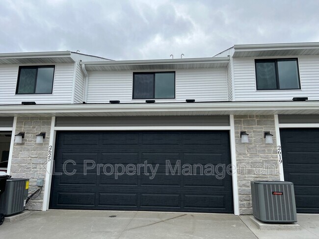 Photo - 2625 SE Osier Ave