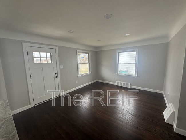 Photo - 3324 Greenfield Rd