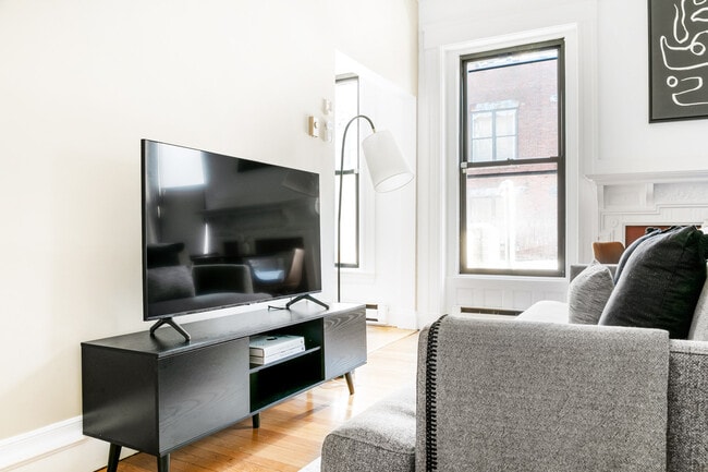 Photo - 232 Newbury St Unit FL2-ID1299