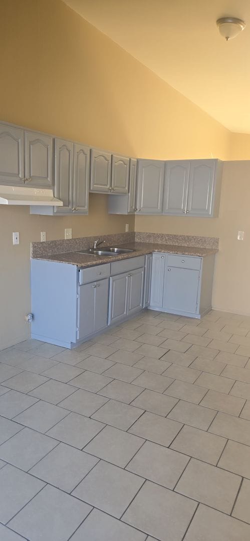 Photo - 821 N Vineyard Ave Unidad D