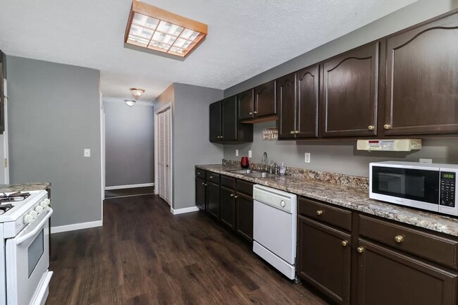 Photo - 1622 Iowa St