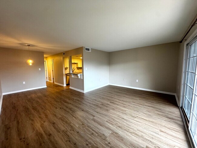 Photo - 925 Cleveland St