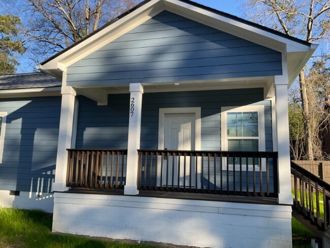 Building Photo - 2607 Beech Ave Ln