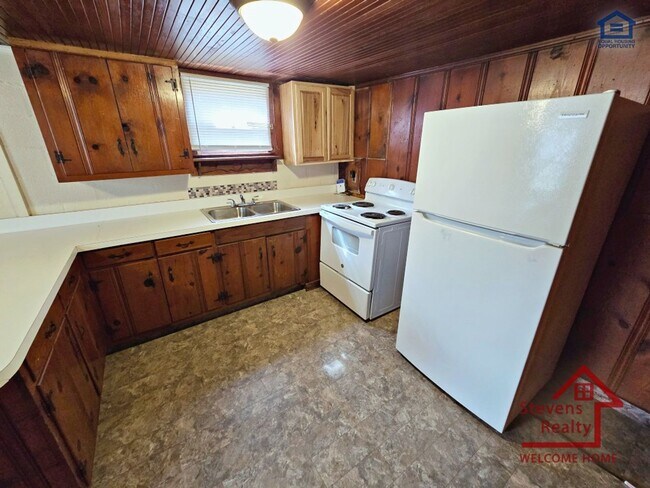 Photo - 1364 Crescent Dr