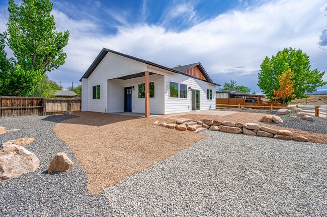 Photo - 317 W Ouray Ave Unidad B