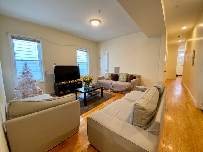Photo - 3235 Washington St Unit 1