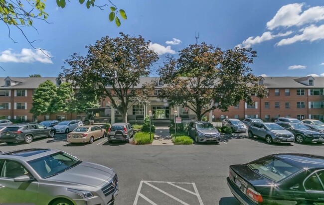 Photo - 5301 Westbard Cir Unit 222