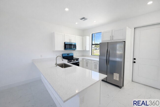 Photo - 4806-4808 Golfview Blvd Unit 4808