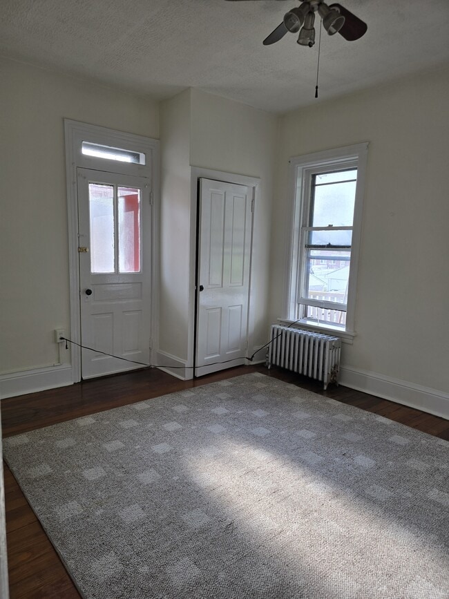 Photo - 815-2 Hummel Ave