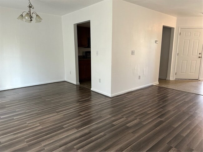 Photo - 707 Bellview Way