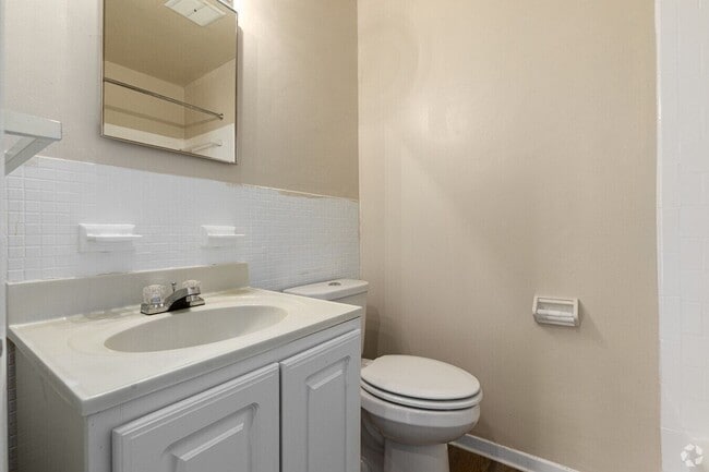 Bathroom-Classic (1BR,1BA-735 SF)