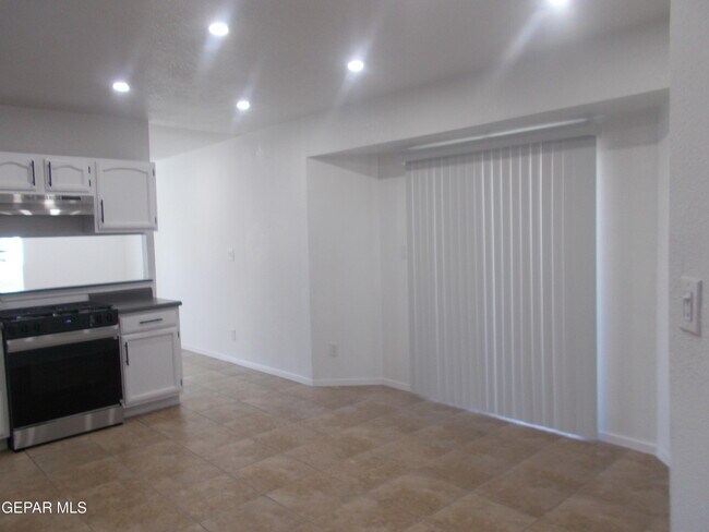 Photo - 1860 Joan Francis Dr