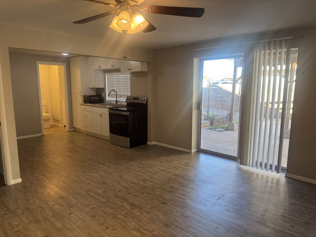 Photo - Amazing Brick Home Walk-Out Basement Apartment