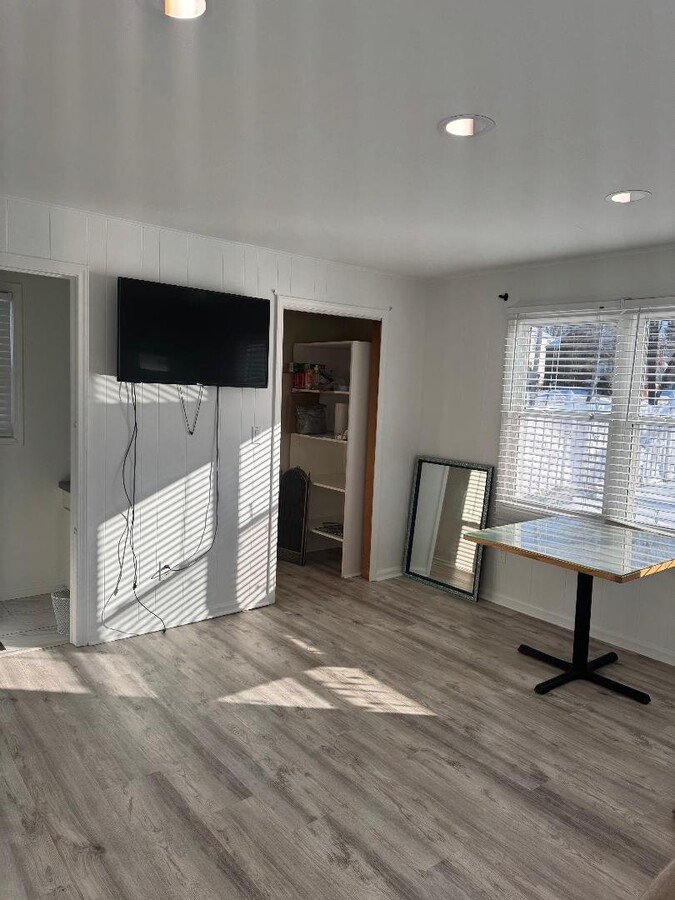 Photo - 1435 Grenleigh Rd