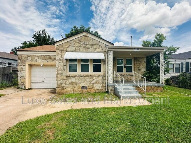Building Photo - 3228 S Clegern St Rental