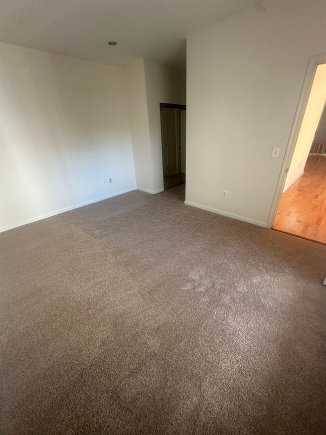MBR - 4860 Eisenhower Ave Unit 281