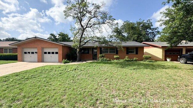 Photo - 3410 54th St