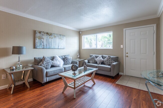 Sala de estar - Falls of Deer Park Apartments