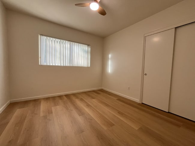 Building Photo - 331 E 1st St Rental
