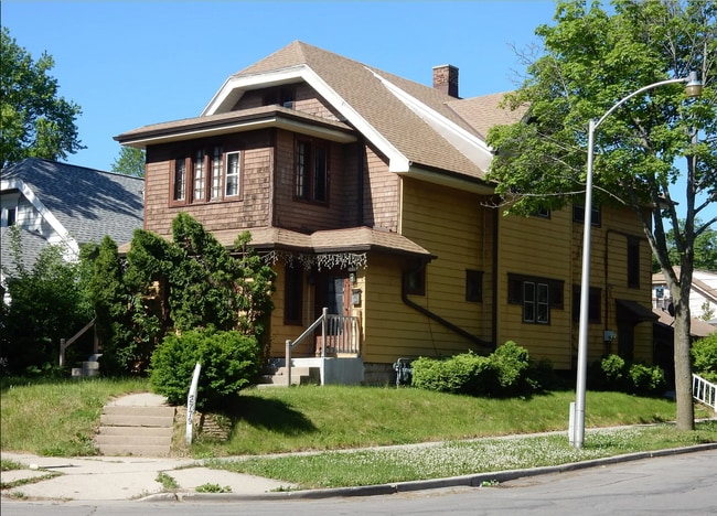 Esquina de N 48th y Hadley - 2777 N 48th St Unidad 2779 - Lower