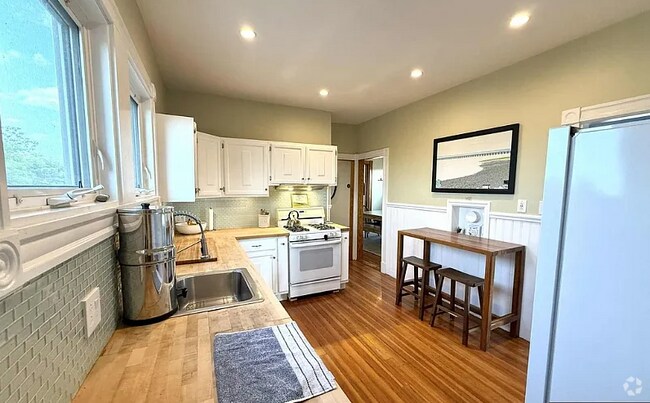 Building Photo - 14 Saint Martin St Unit 3 Rental