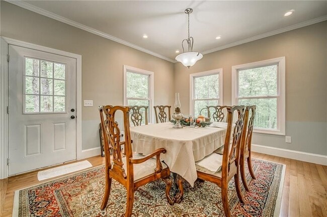 Photo - 5455 Brockton Rd